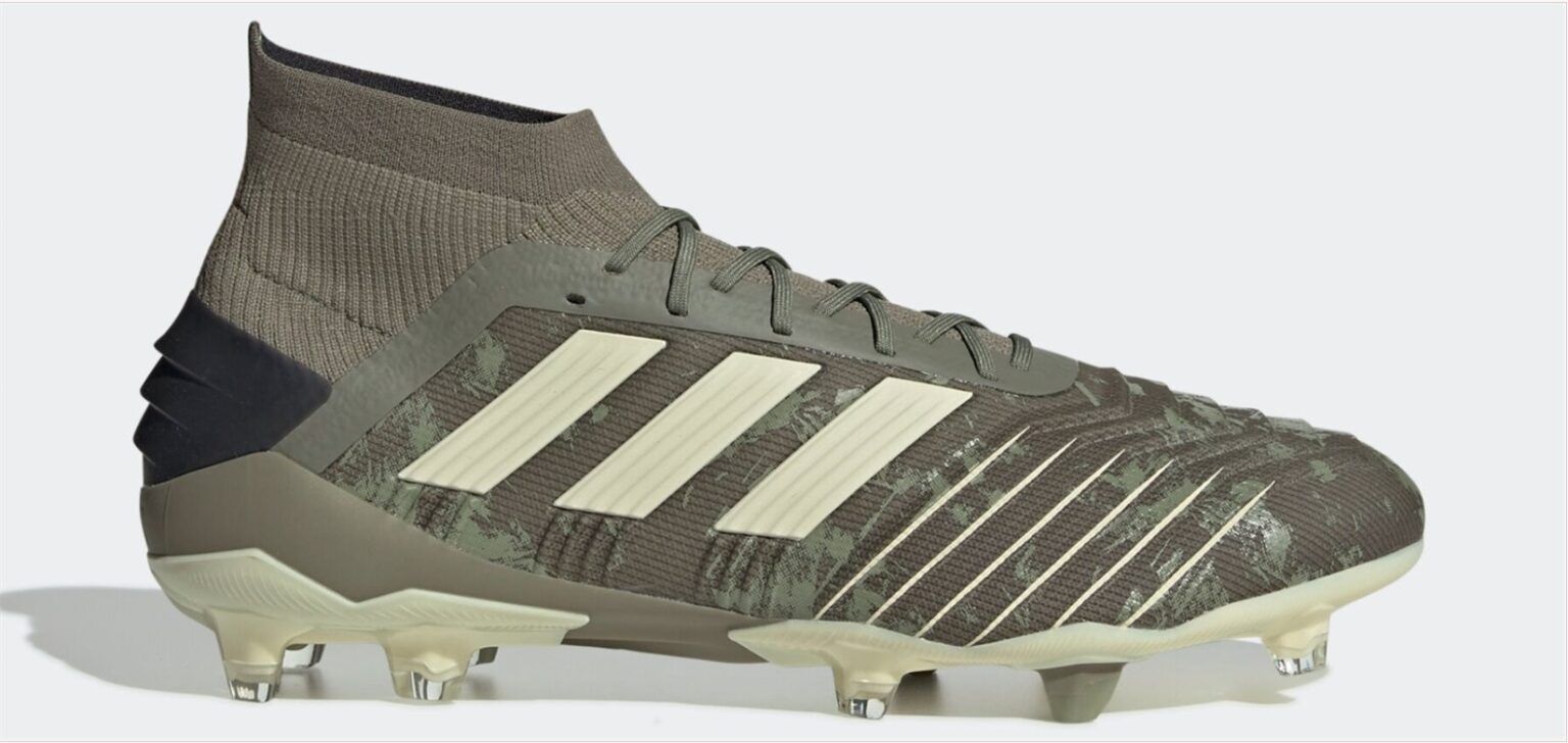 What Football Boots Are Best For Goalkeeping? (The Best 8!) Pro