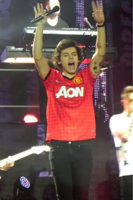 Harry Styles supporting Manchester United